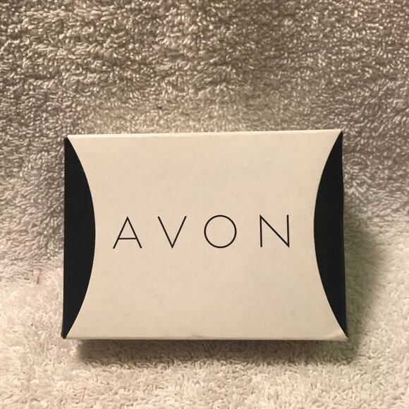 Avon Merryl 3 Piece Gift Set - Silver & Pearl Necklace Bracelet & Earrings - Picture 2 of 16